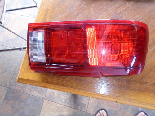 Vendo Lampara Trasera Izquierda De Nissan Sentra 2, 2015