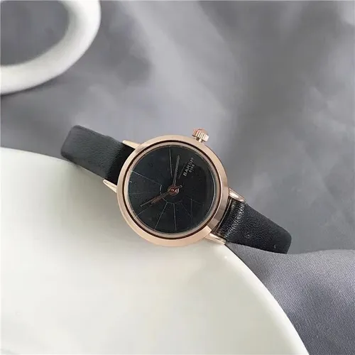 A Reloj Mujer Cuarzo Con Disco Pequeño Y Cinturón Retro Moda
