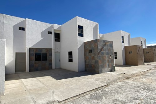 Casa En Venta Al Oriente De Torreón Con 4 Recamaras Y 3.5 Baños