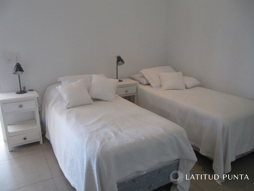 Imagen 8 de 20 de Moderna Casa En Montoya, 2 Dormitorios