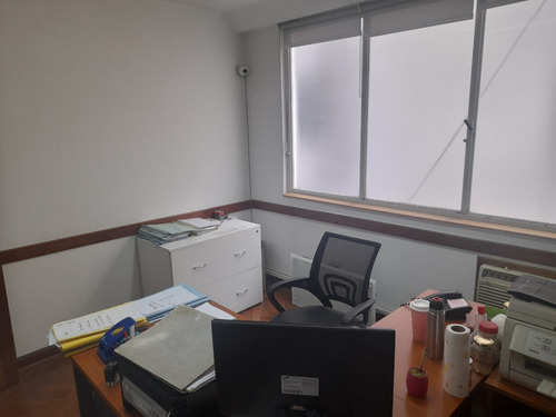 Excelente Oficina En Diagonal Norte Al 800