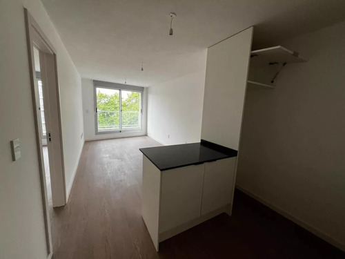 Apartamento En Alquiler De 1 Dormitorio C/ Cochera En La Blanqueada