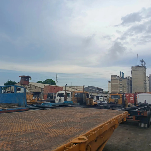 Terreno Catia La Mar, Todo Los Servicios, Muy Bien Ubicado.