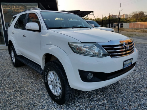Imagen 2 de 10 de Toyota Fortuner Sr 2013