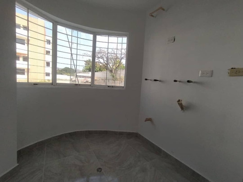 Imagen 5 de 14 de Fernando Guerrero Vende Apartamento Tipo Duplex En Res. Cumbres De San Diego A Estrenar.