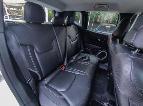 Imagem 13 de 14 de Jeep Renegade 1.8 Flex 16v 4p Longitude Automático