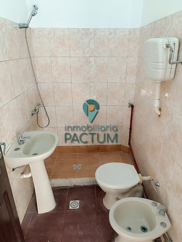 Se Alquila Apartamento En Excelente Ubicación 2 Dormitorios, Muy Iluminado En Aguada