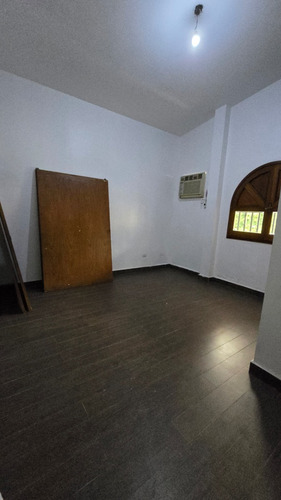 Se Vende Hermosa Quinta En La Urb El Castaño, 007jsc