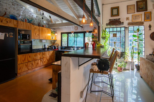 Casa De 5 Ambientes Con Pileta Y Quincho En Pilar