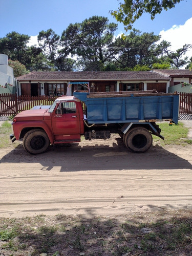 Ford F7000 Volcador