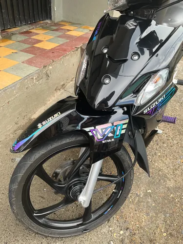 Viva R Negra Con Calcas Tornasol Moradas