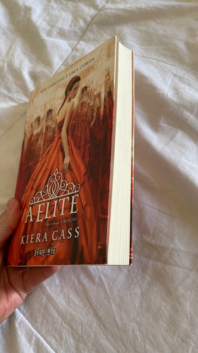 Livro A Elite, Da Triologia A Seleção (vl2) Seis Garotas E Uma Coroa, Kiera Cass (Usado)