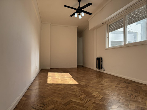Departamento De 3 Ambientes Sobre Avellaneda En Floresta