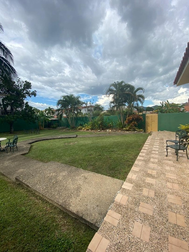 Imagen 12 de 14 de Bella Casa Valles De Camoruco Calle Cerrada 1044m². Cód.:428756. 0414-4841043