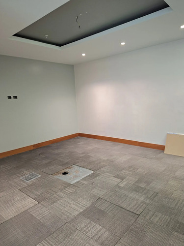 Arriendo Oficina Ubicada En El Sector El Golf