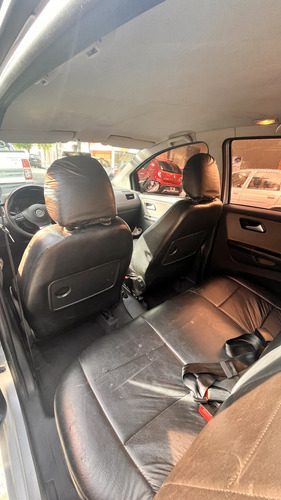 Volkswagen Suran 1.6 Trendline 11b
