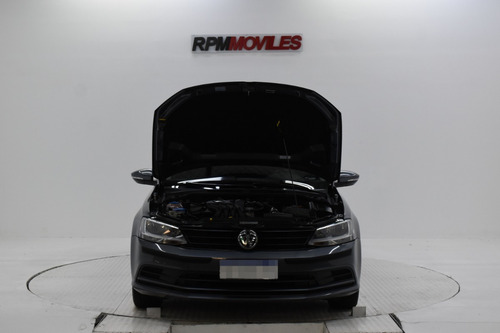 Imagen 4 de 14 de Volkswagen Vento Advance Summer 2.0 Manual 2016 Rpm Moviles