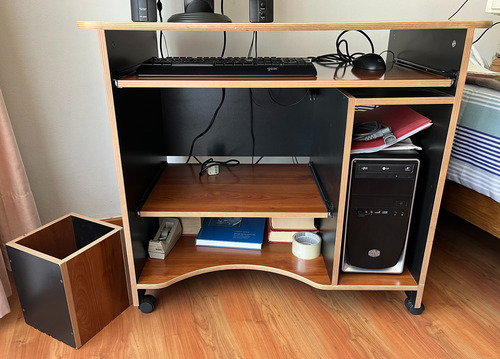 Mesa Para Computador Y Basurero (Usado)
