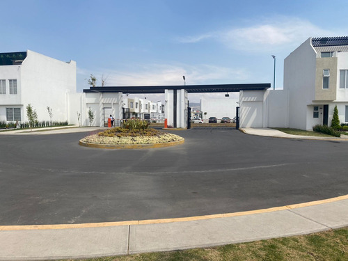 ¡haz Realidad Tus Sueños En Tecámac, Casa En Venta En Paseos Del Bosque 2! Acceso Controlado Y Diversión Garantizada Con Canchas Y Alberca, Rutas Cercanas A Cdmx Y Aifa