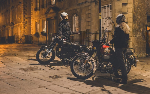 Imagen 25 de 25 de Royal Enfield Classic 350 Dark Stealth Black
