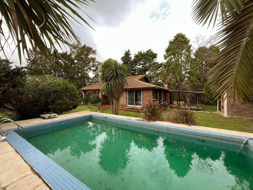 Casa A La Venta En Barrio Montecarlo Bajas Expensas - Pilar