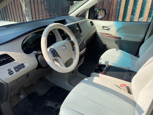 Toyota Sienna 3.5 Xle Mt