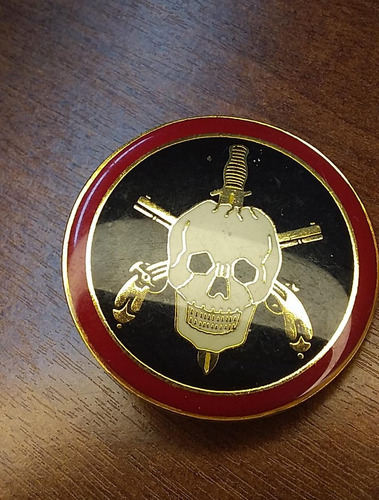 Breve Metal Caatinga Prata Faltando Um Pino Raridade