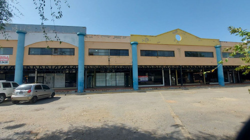 En Alquiler Oficina Comercial En Bulevar Industrial -vmlp