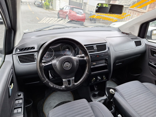 Volkswagen Crossfox 1.6 MI 8V FLEX 4P MANUAL