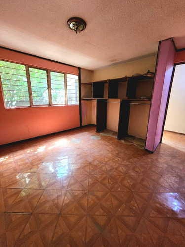 Lindisima Casa En Venta, 3 Niveles, Excelente Ubicación Sobre Esquina Valle Mezen, Valle De Aragón 3 Seccion