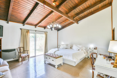 Casa De 3 Dormitorios En Venta Con Pileta - Aldea - San Eduardo