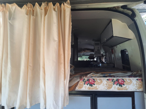 Toyota Hiace 2.8 Tdi Furgón 6at L2h2 3a 5p