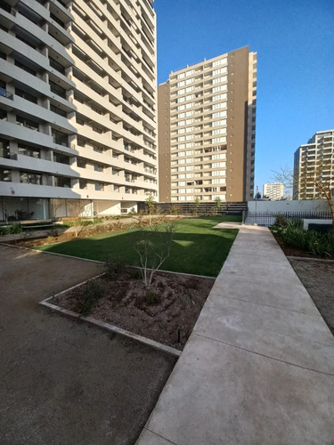 Metro Lo Ovalle Departamento En Arriendo 2d+2b Codxy101408