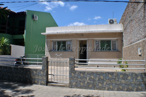 Imagen 3 de 11 de En Venta Casa De Cuatro Dormitorios Colonia Del Sacramento