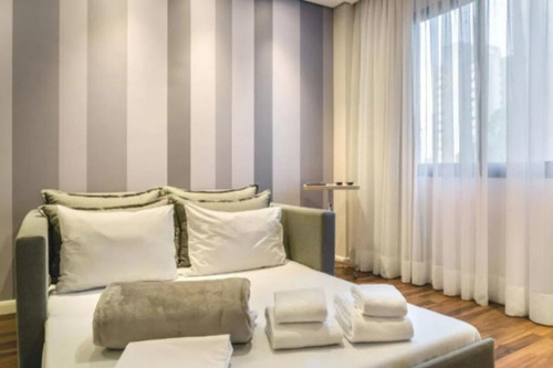 Imagem 9 de 15 de Flat Em Moema No Pool Para Investimento - Sf24780