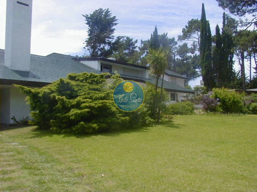 Casa En Venta Zona Mansa, Punta Del Este, 5 Dormitorios.- Ref: 5925
