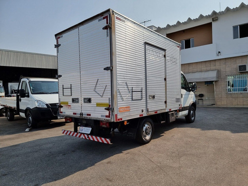 Imagem 5 de 15 de Iveco Daily 35s14 2018 Baú Ar Condicionado