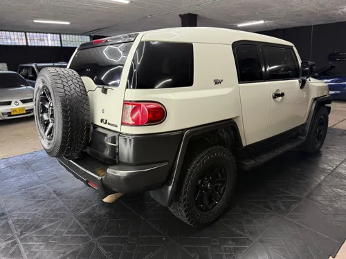 Toyota Fj Cruiser Black And White