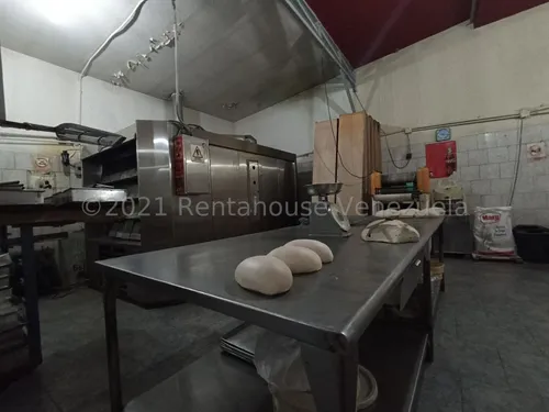 Negocio Fondo De Comercio En Venta Ubicado Avenida Constitución Maracay, Fvina 24-8200