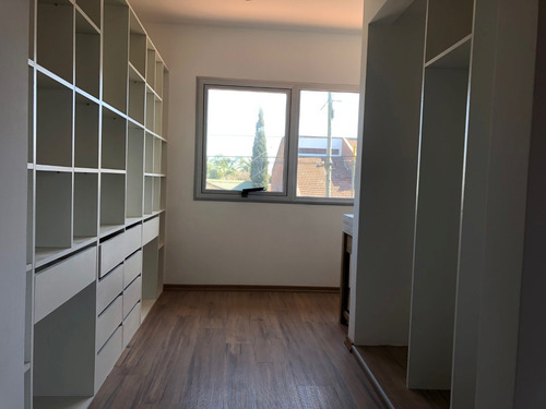 Casa En Venta En Villa Ballester