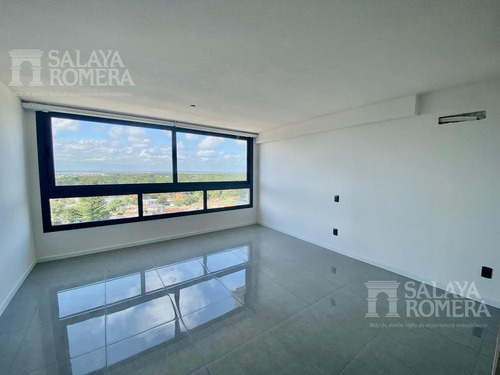 Venta: Monoambiente En Torre Gaudi Punta Del Este