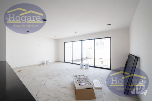 Casa En Venta En Pirvada En Mayorazgo León Gto