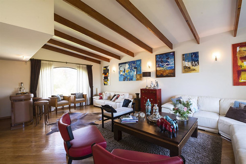 Gran Casa Familiar En Sector Residencial De Concón