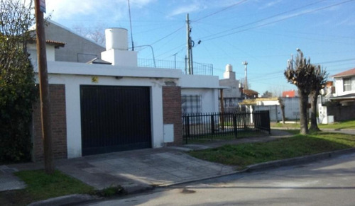 Venta Casa En Castelar ( No Moron No Haedo No Ituzaingo)