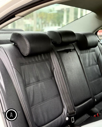 Volkswagen Jetta 2.0 Comfortline Flex 4p Automática