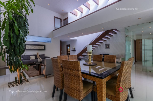 Residencia De Lujo En Los Olivos En Venta