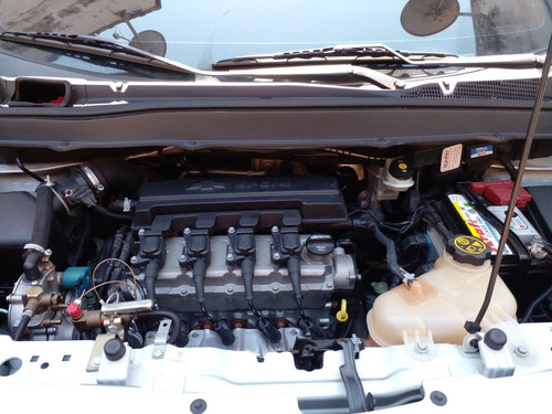Imagem 9 de 14 de Chevrolet Spin 2018 1.8 Ls 5l 5p