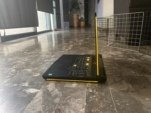 Laptop Dell Alienware R4 17 (Usado)