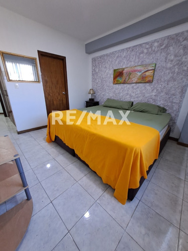 Imagen 8 de 14 de Apartamento En Maeneiro