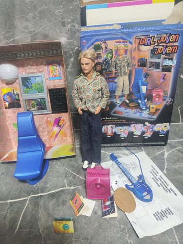 Blaine - Mattel. Mundo Joven (Usado)